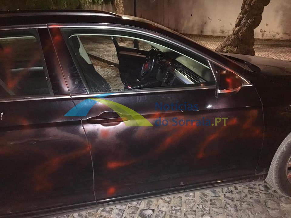 Carro de GNR vandalizado em Salvaterra de Magos (Com Fotos) 1626639924349
